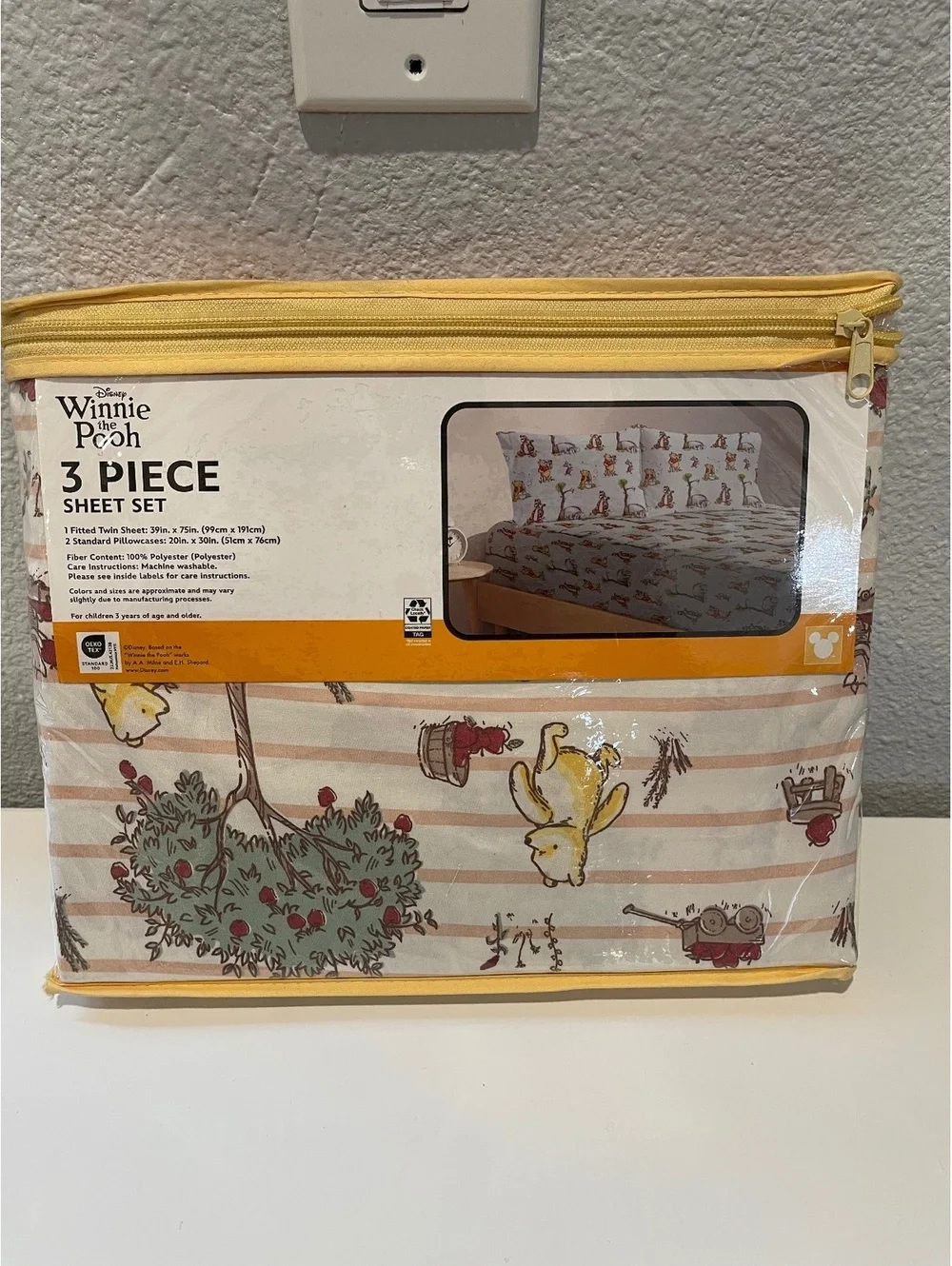 Disney Winnie the Pooh 3 Piece Twin Sheet Set - Fitted Sheet
